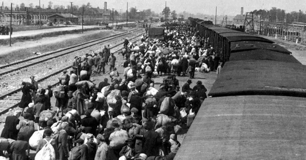 Con una muestra fotográfica, el Concejo Municipal propone reflexionar sobre el Holocausto