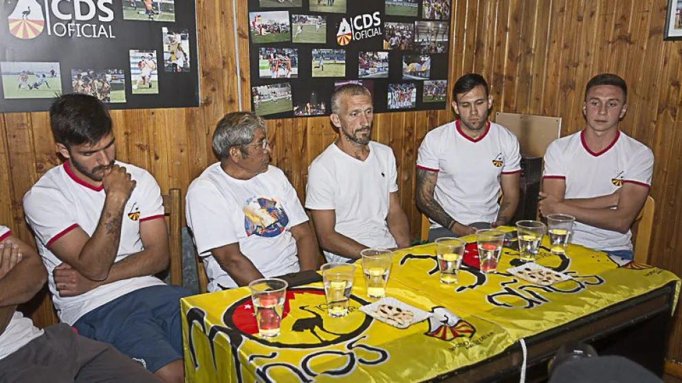 Cruz del Sur presentó sus refuerzos para el Torneo Regional Amateur