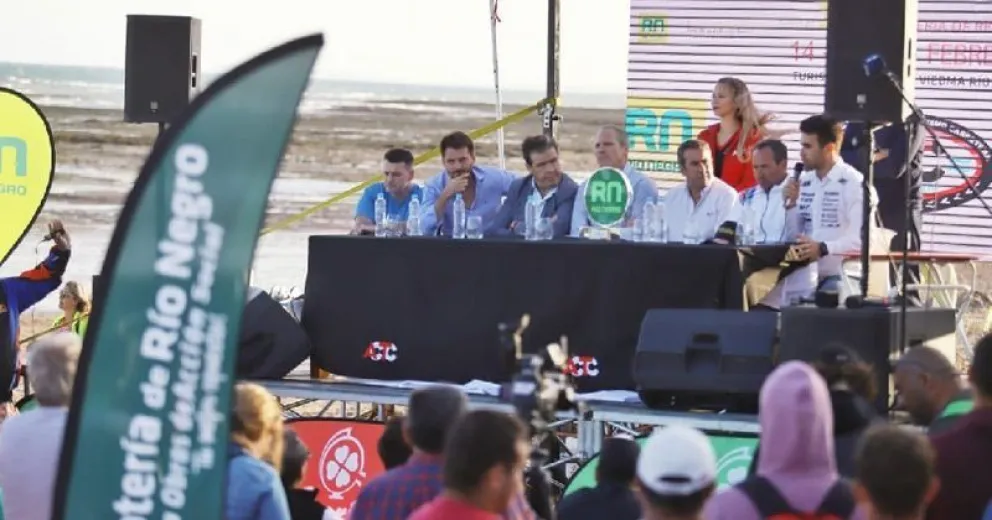 TC en Viedma: presentaron el Gran Premio Lotería de Río Negro en el escenario natural de Las Grutas