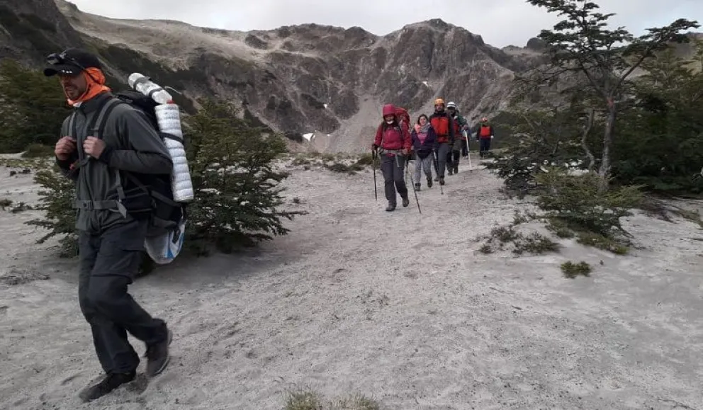 Tres turistas fueron evacuadosen la pre cumbre del Belvedere Auténtico Zona Norte