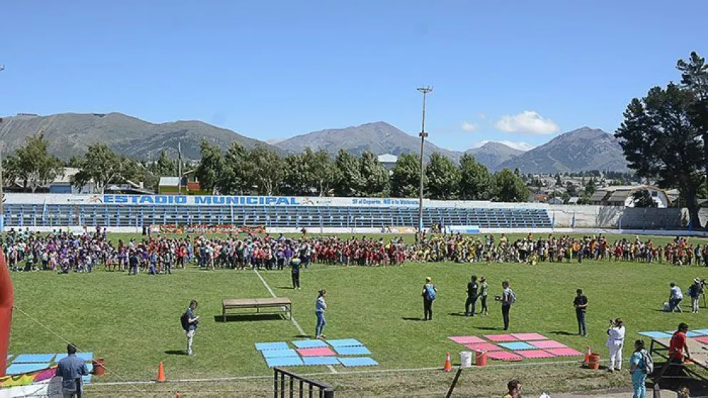 Ofrecen actividades deportivas municipales para todas las edades