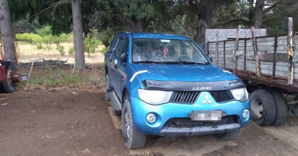 Viajaba hacia Bariloche y cayó desde la caja de una camioneta: está en delicado estado
