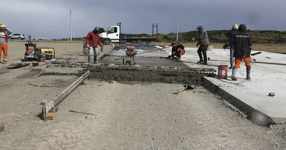Comenzaron a pavimentar en el Parque Tecnológico Industrial