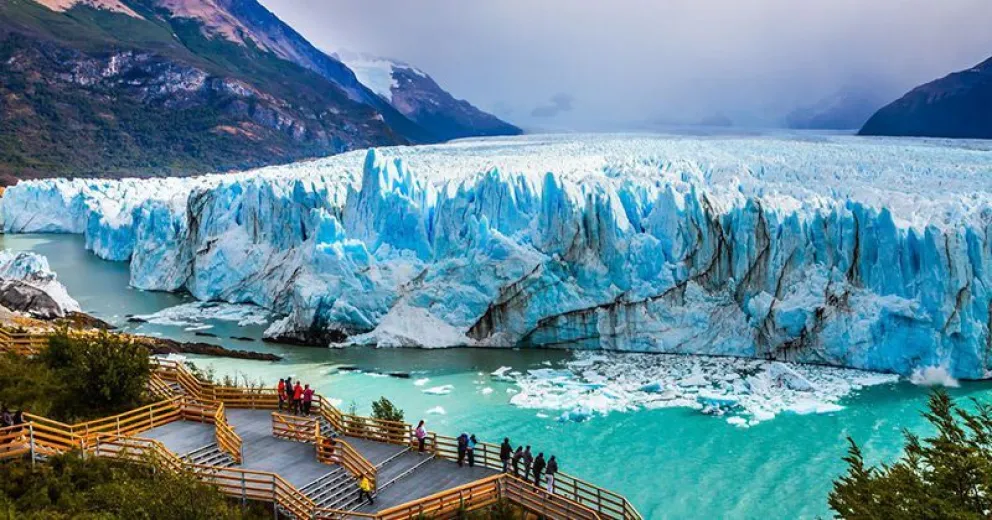Gestionan que la ruta aérea de Bariloche a El Calafate se mantenga todo el año