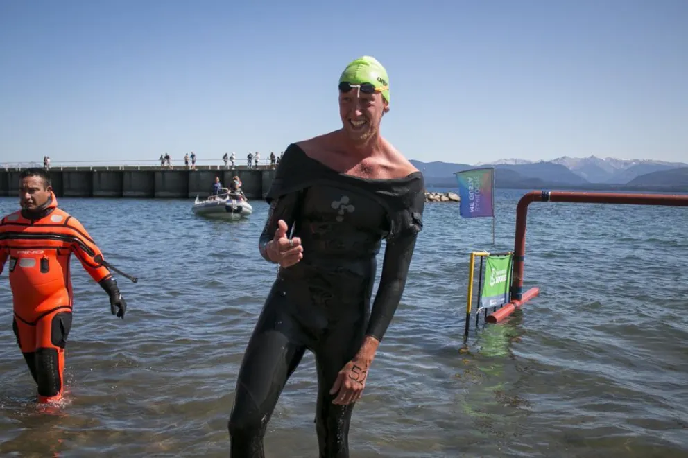 Julián Hiriart y Roxana Pescader primeros en el Desafío Aguas Abiertas   