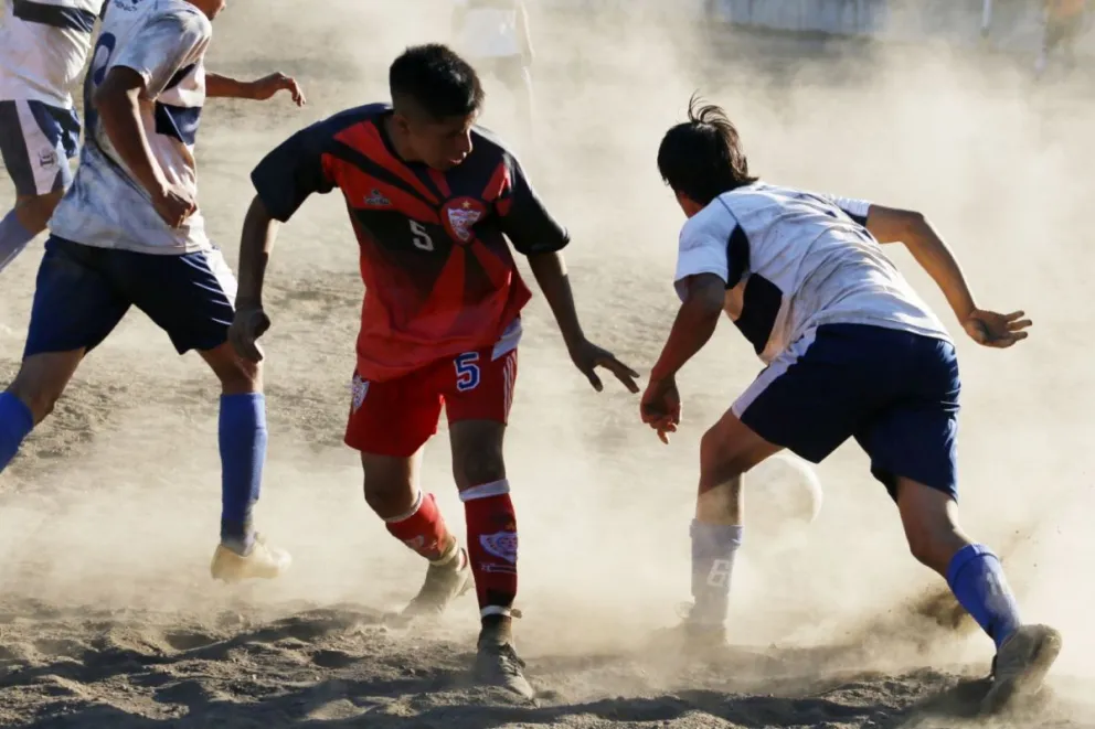 En la Primera “B” hay tres líderes