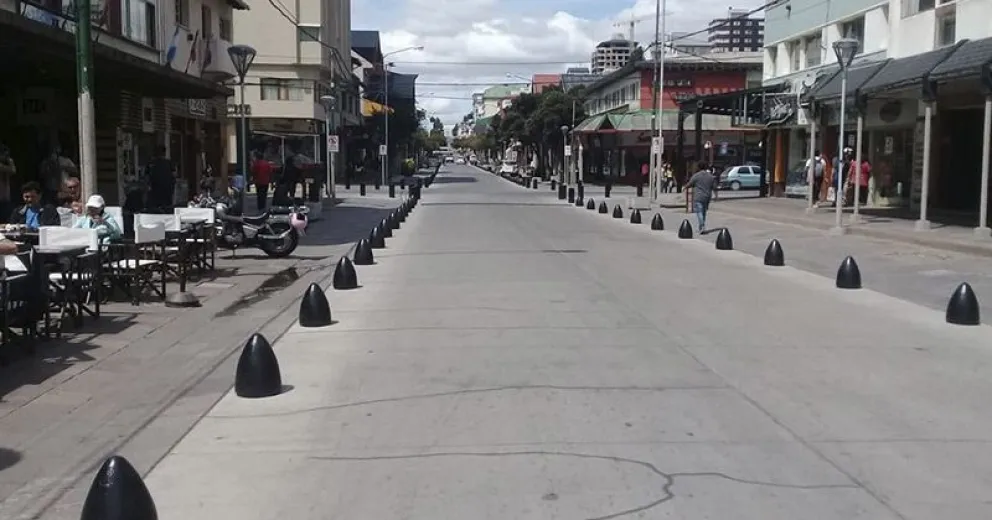 Calle Mitre: terminaron la obra y solo queda retirar las luminarias y el cableado