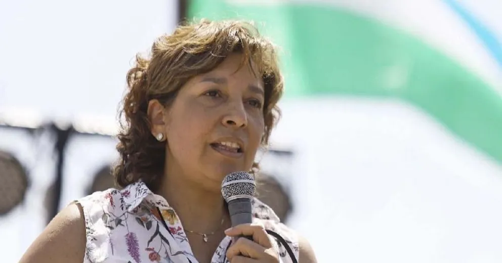 Carreras firma la implementación del Plan Argentina Contra el Hambre