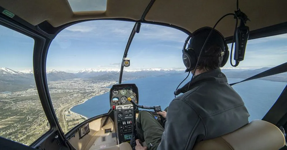 Nuevo producto turístico: vuelos en helicóptero por la estepa patagónica, la más elegida por los extranjeros