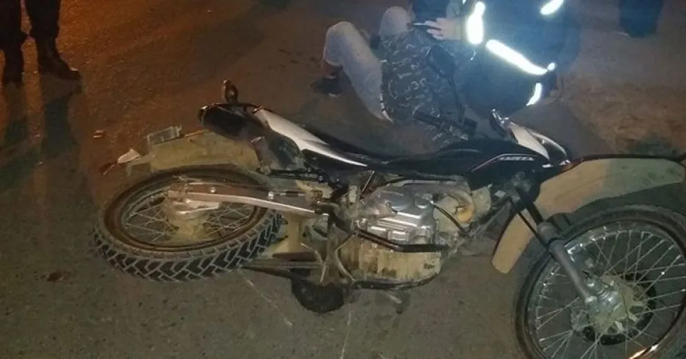 Imputaron a un taxista que giró en U y provocó un choque con una moto
