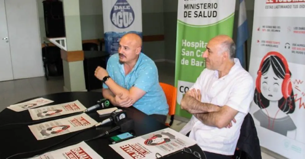 El Hospital promueve una campaña para el uso racional de auriculares