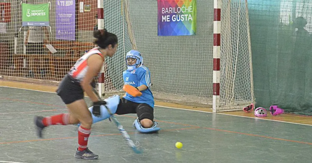 Brillante primera jornada del Open Hockey Bariloche