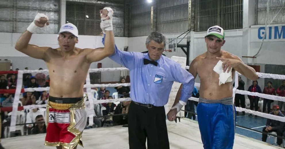 Jairo “Maky” Rayman ganó por fallo unánime en la noche de su regreso