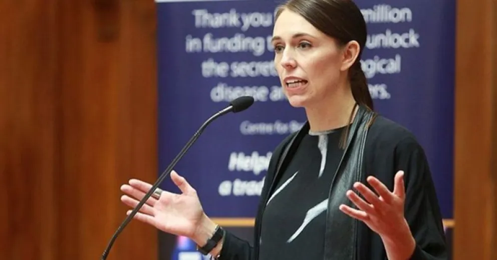 Jacinda Laurell Ardern, la maternidad no puede determinar el empleo