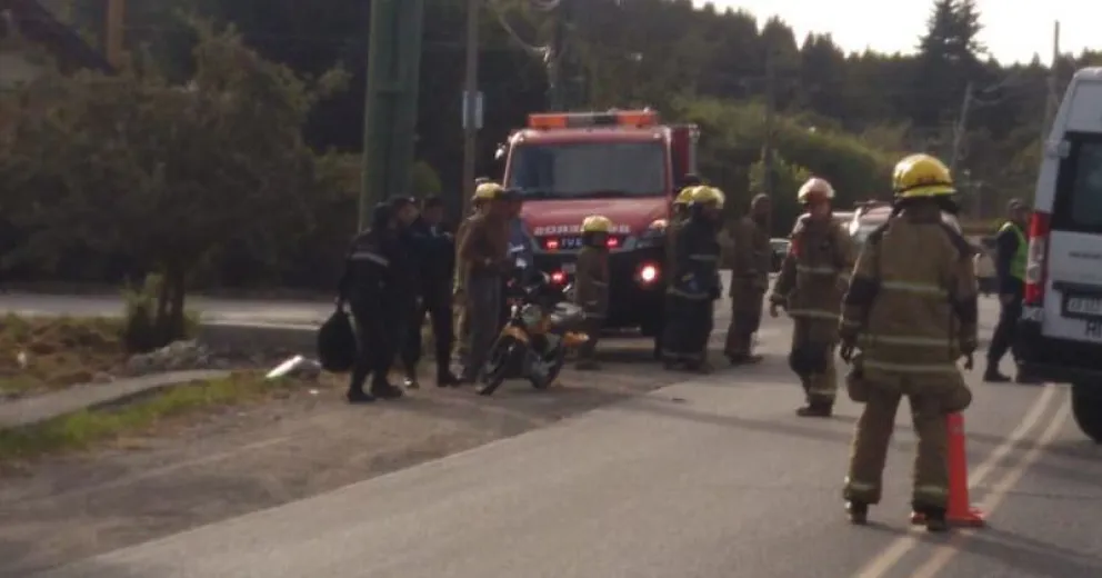 Motociclista con heridas leves al chocar en Pioneros