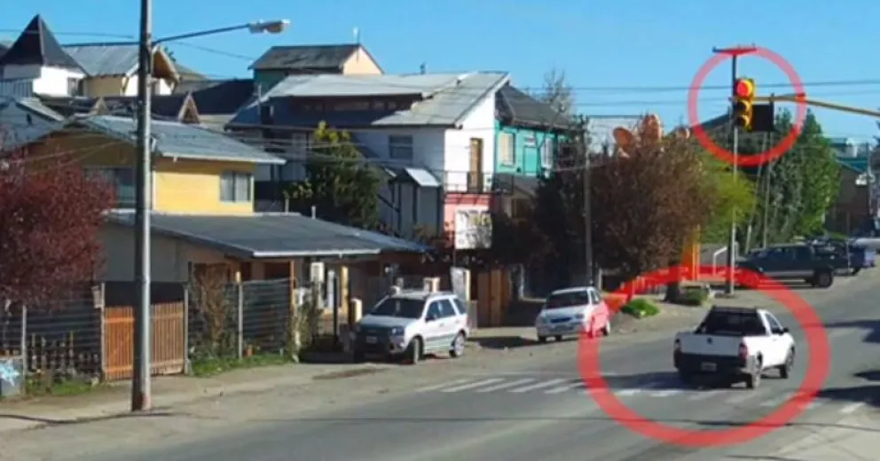 Este mes, el municipio empezó a multar a quienes pasan semáforos en rojo.