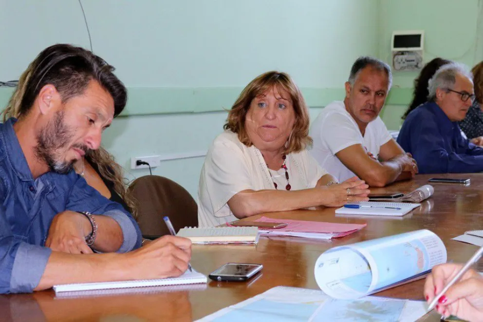 Reunión de gabinete en Educación con eje en el inicio de clases