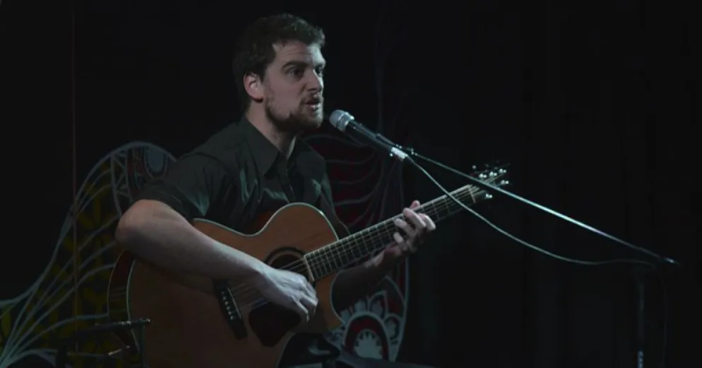Julián Diafirmasú subió “Carmen” a YouTube