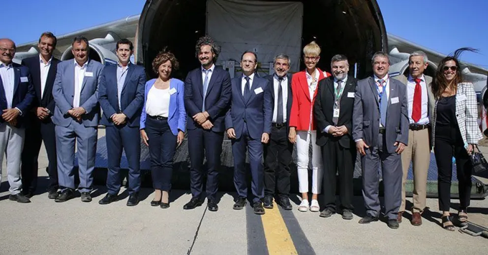 La gobernadora Arabela Carreras  encabezó el acto para despedir al SAOCOM