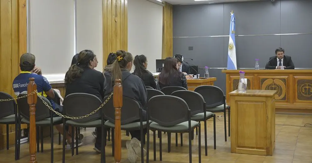 Más imputados por usurpación con orden de desalojo