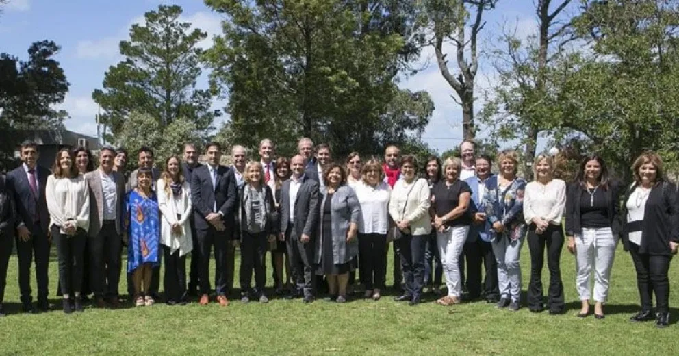 Educación: Río Negro firmó un acuerdo de trabajo federal para mejorar la enseñanza