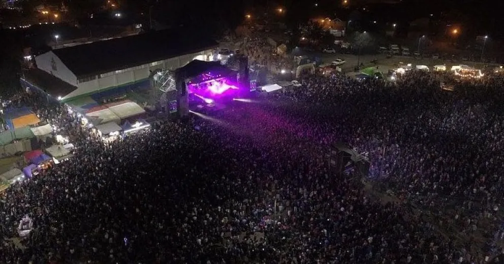 Río Negro colmado en el primer fin de semana largo del año