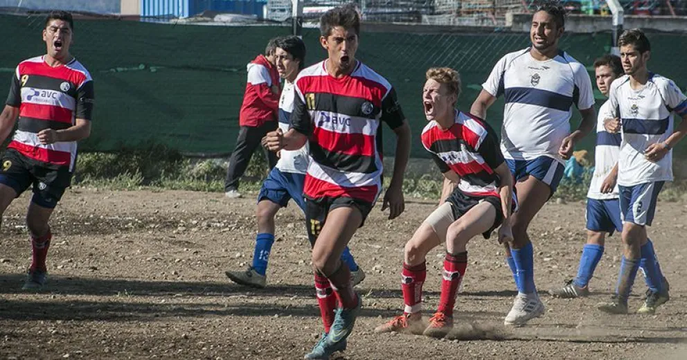 Los líderes de la “B” sumaron de a uno