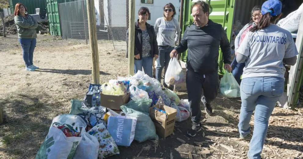 Realizaron entrega de los alimentos donados en “Pinta Bariloche” a 26 espacios comunitarios