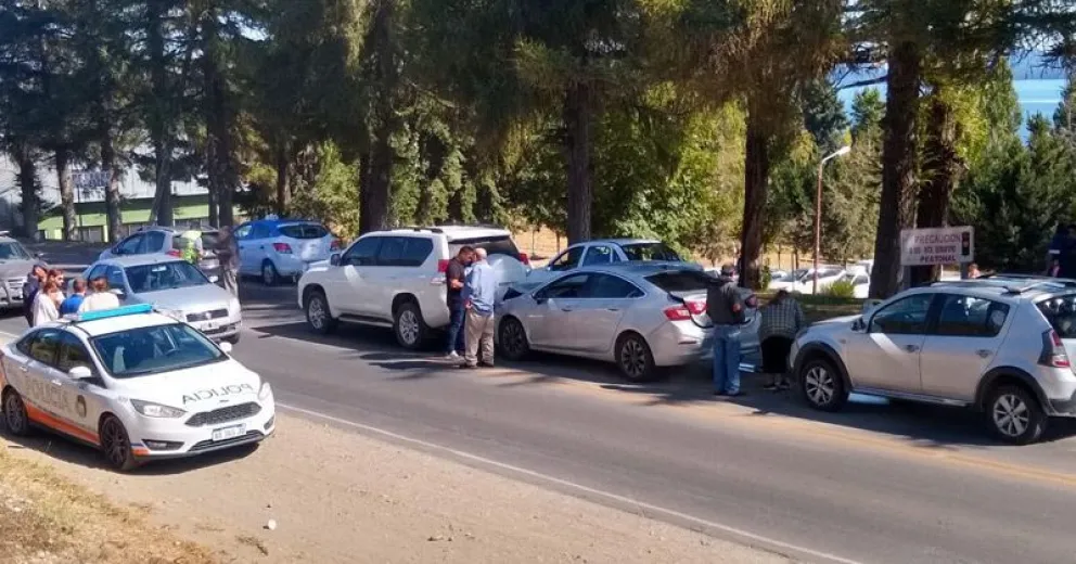 Choque en cadena en el semáforo de la terminal