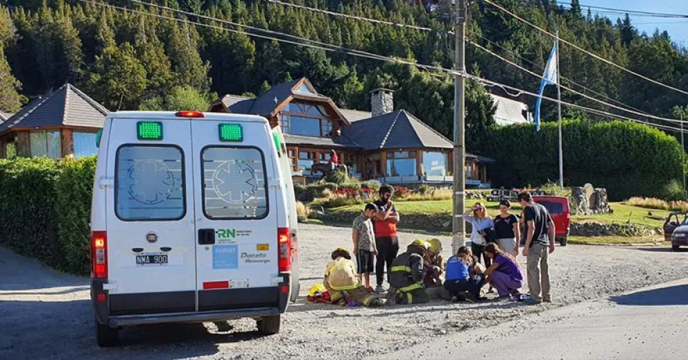 Motociclista sufrió una fractura al ser embestido por una camioneta