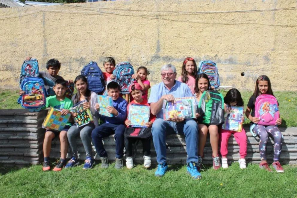 Los afiliados al sindicato de comercio comenzaron a recibir la ayuda escolar