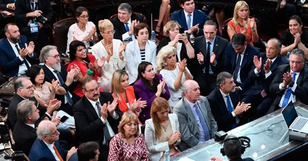 García Larraburu en el inicio de sesiones legislativas 2020