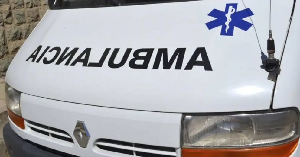 Carreras dijo que entregará ambulancias de terapia intensiva a hospitales públicos