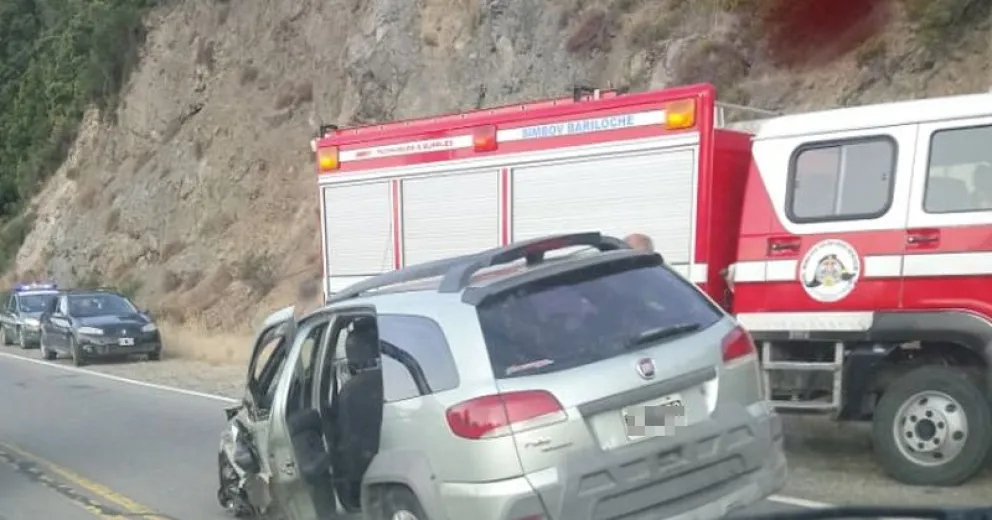 Serias demoras por accidente vehicular en lago Gutiérrez