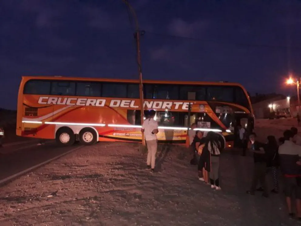 Un Colectivo que salió de Bariloche se quedó sin frenos y el chofer evitó una tragedia