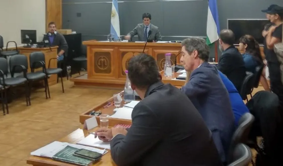 Largo relato de la acusada declamando su inocencia en el juicio por jurados