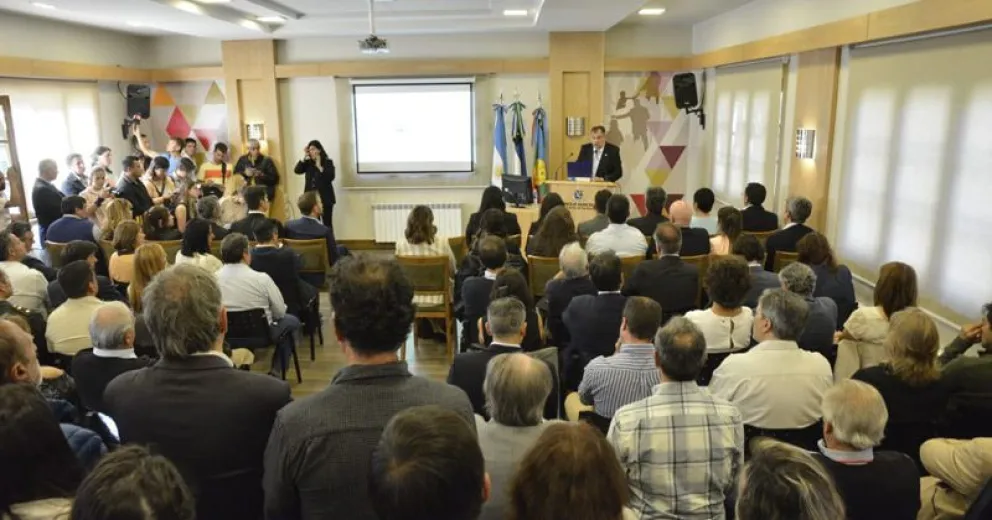"La mayoría de las calles de la ciudad tiene 25 años de retraso”