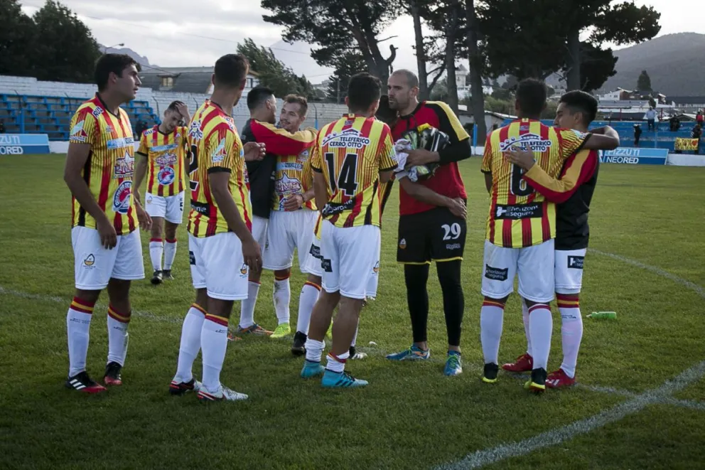 Cruz del Sur clasificó a la segunda  fase del Torneo Regional