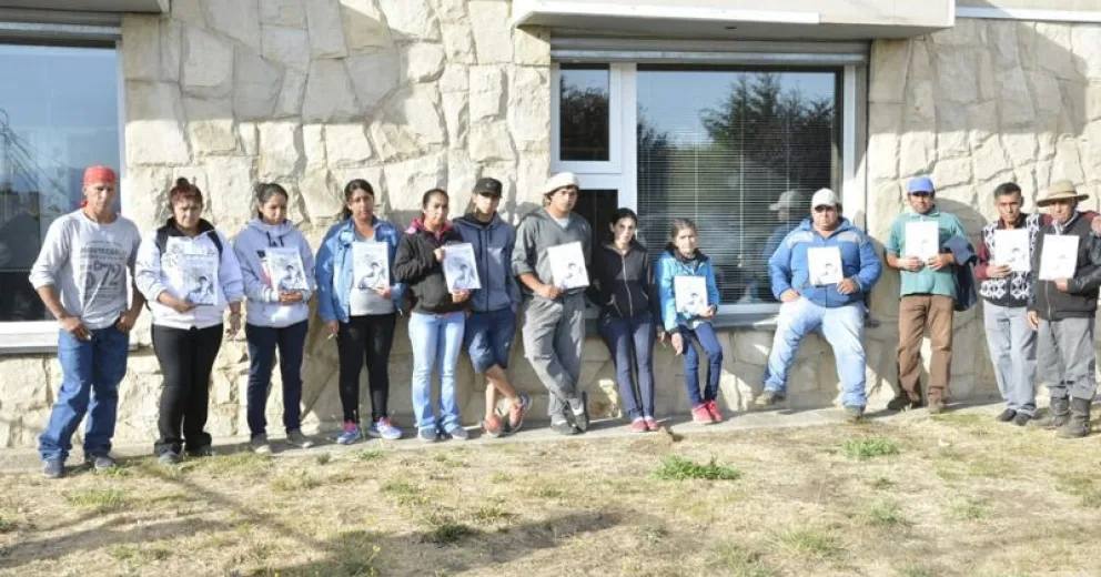 Familiares de Huenuqueo reclamaron justicia después del veredicto de los jurados