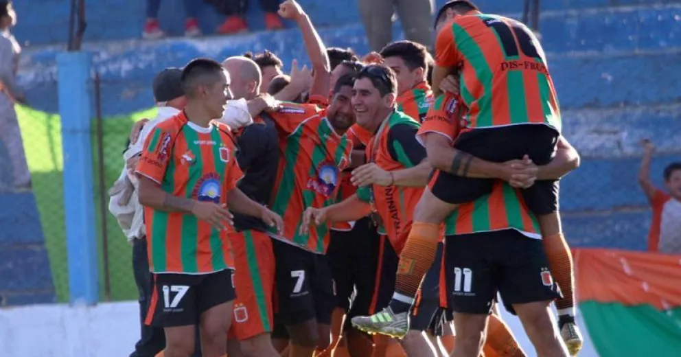 Puerto Moreno le ganó a Deportivo Roca y clasificó a la segunda fase del Torneo Regional