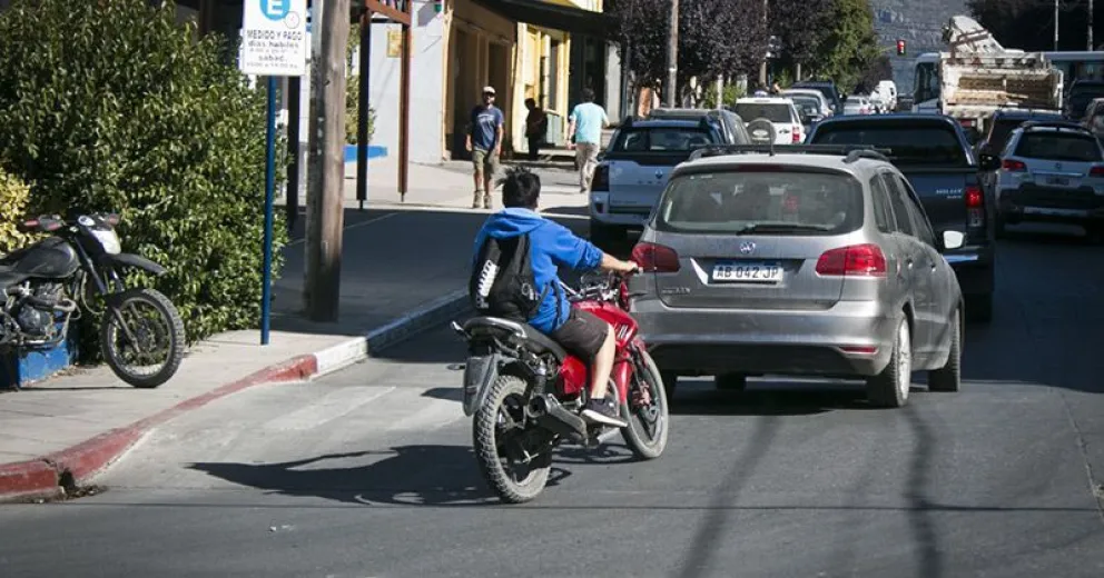 El uso de casco a bordo de una motocicleta es vital para la vida