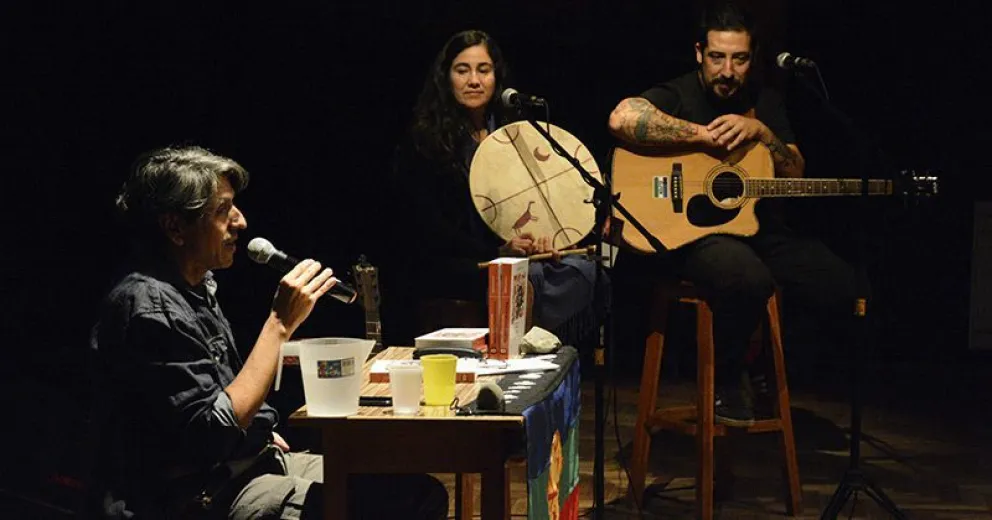 Adrián Moyano presentó en Bariloche el libro “Por su valentía se llaman tigres”