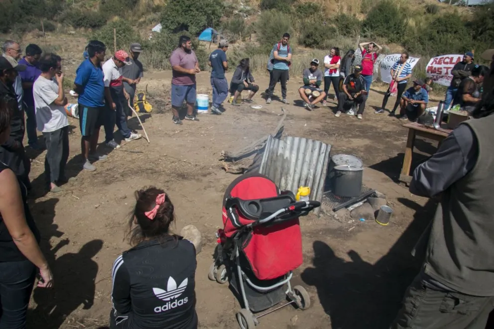 Funcionarios no fueron a la  reunión con los vecinos en la  usurpación del barrio Omega
