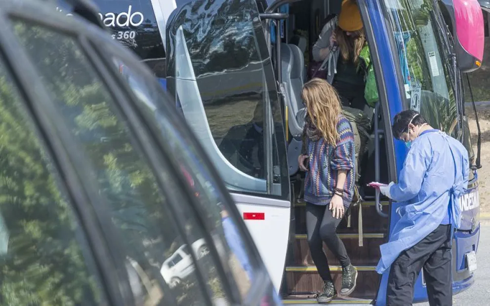 Turistas alemanas no hicieron la cuarentena y debieron activar el protocolo en la Terminal   