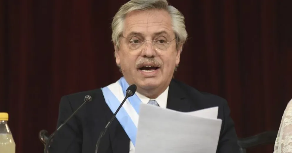 Alberto Fernández afirmó que el gobierno evalúa un paro total de actividades por 10 días