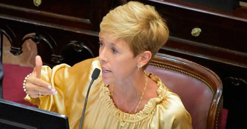 García Larraburu se comunicó con Arabela Carreras