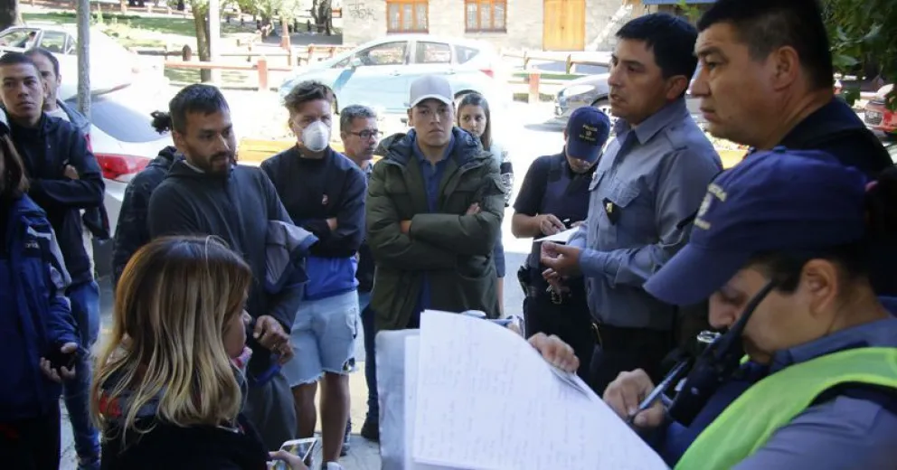 Turistas varados en Bariloche buscan cómo volver a sus destinos