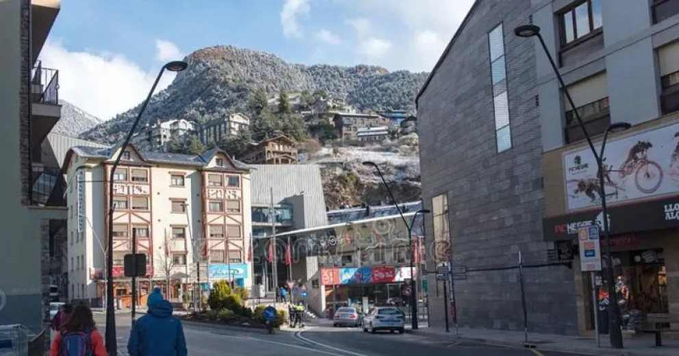 Barilochenses que se fueron a hacer temporada a Andorra y ahora deben subsistir en cuarentena