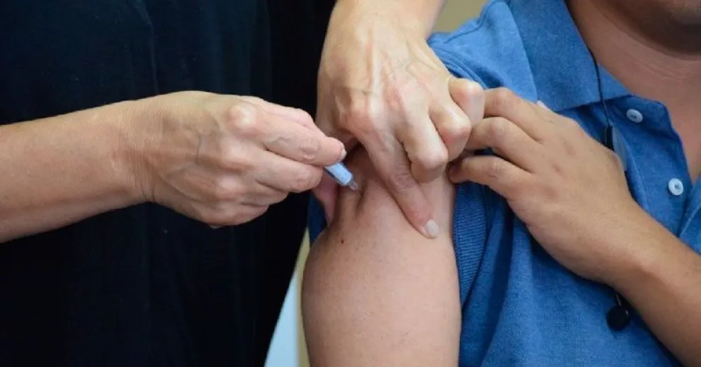 Vacunación antigripal: comenzó el operativo con personal de salud y mayores de 65 años