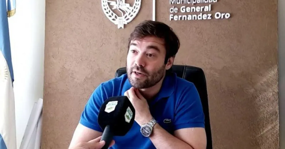 El Intendente de Fernández Oro y otras autoridades donaron sus sueldos para la emergencia